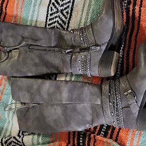 Awesome party boots. SO gray tall boots